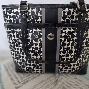 Coach Heritage Chelsea Tote